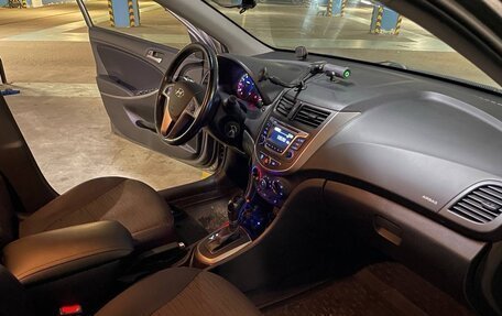 Hyundai Solaris II рестайлинг, 2015 год, 897 000 рублей, 26 фотография