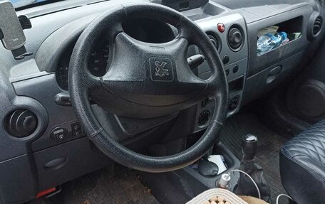 Peugeot Partner II рестайлинг 2, 2011 год, 360 000 рублей, 2 фотография