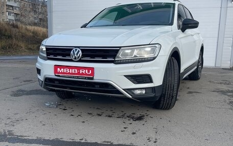 Volkswagen Tiguan II, 2019 год, 2 800 000 рублей, 1 фотография
