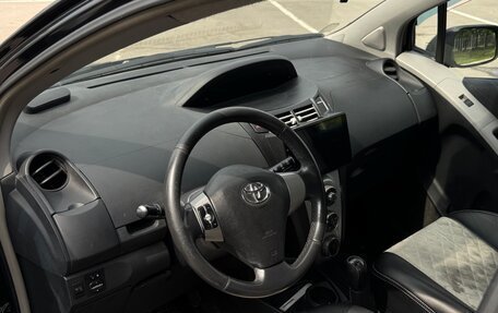 Toyota Yaris III рестайлинг, 2008 год, 490 000 рублей, 6 фотография