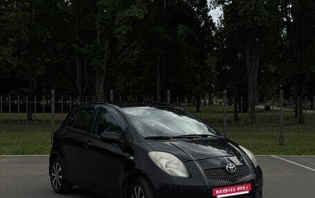 Toyota Yaris III рестайлинг, 2008 год, 490 000 рублей, 2 фотография