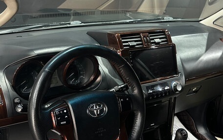 Toyota Land Cruiser Prado 150 рестайлинг 2, 2015 год, 3 350 000 рублей, 7 фотография