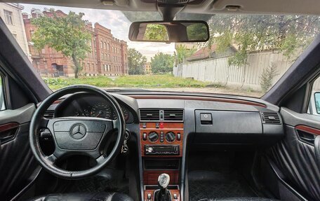Mercedes-Benz C-Класс, 1994 год, 400 000 рублей, 11 фотография