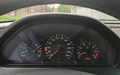 Mercedes-Benz C-Класс, 1994 год, 400 000 рублей, 12 фотография