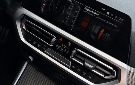 BMW 3 серия, 2019 год, 3 890 000 рублей, 13 фотография