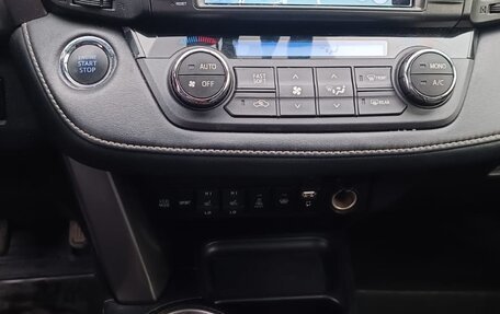 Toyota RAV4, 2016 год, 2 400 000 рублей, 11 фотография