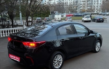 KIA Rio IV, 2018 год, 950 000 рублей, 6 фотография