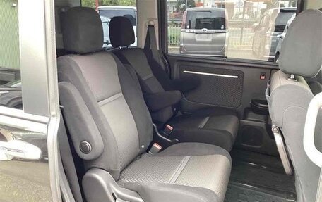 Honda Stepwgn IV, 2016 год, 1 450 000 рублей, 14 фотография