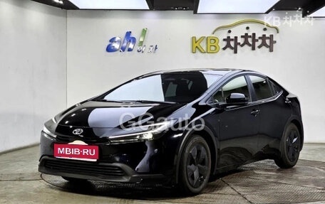 Toyota Prius IV XW50, 2024 год, 3 400 000 рублей, 1 фотография