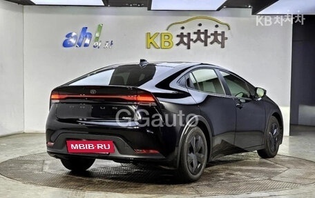 Toyota Prius IV XW50, 2024 год, 3 400 000 рублей, 4 фотография