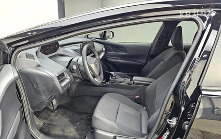 Toyota Prius IV XW50, 2024 год, 3 400 000 рублей, 7 фотография