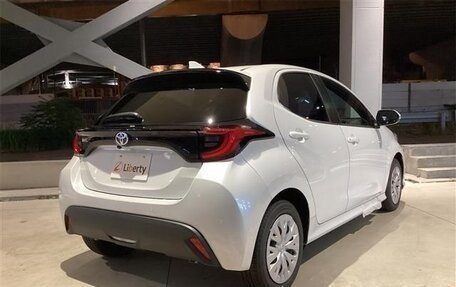 Toyota Yaris, 2020 год, 980 000 рублей, 2 фотография