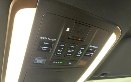 Toyota Alphard, 2024 год, 12 950 000 рублей, 16 фотография