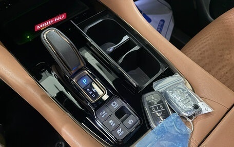 Toyota Alphard, 2024 год, 12 950 000 рублей, 13 фотография