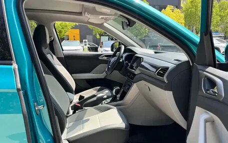 Volkswagen T-Cross I, 2023 год, 1 546 125 рублей, 9 фотография