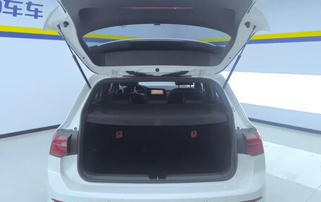 Volkswagen Golf VIII, 2022 год, 1 800 000 рублей, 5 фотография