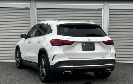 Mercedes-Benz GLA, 2022 год, 2 390 000 рублей, 3 фотография