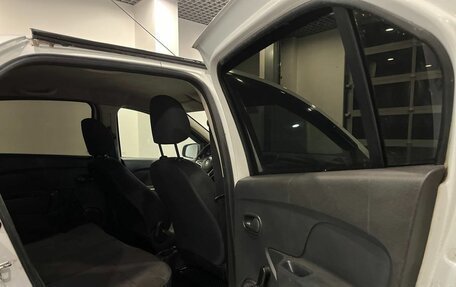 Renault Logan II, 2018 год, 441 000 рублей, 16 фотография