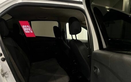 Renault Logan II, 2018 год, 441 000 рублей, 24 фотография