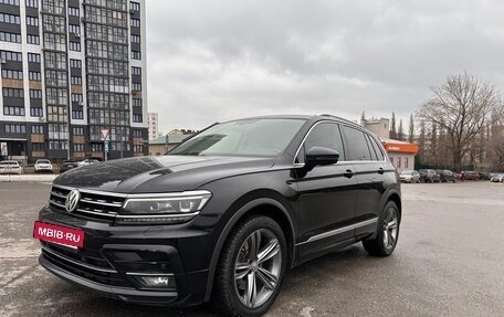 Volkswagen Tiguan II, 2017 год, 3 000 000 рублей, 2 фотография