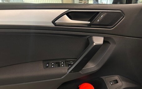 Volkswagen Tiguan II, 2017 год, 3 000 000 рублей, 8 фотография