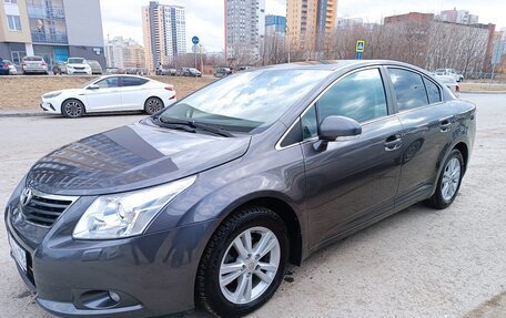 Toyota Avensis III рестайлинг, 2010 год, 1 050 000 рублей, 2 фотография