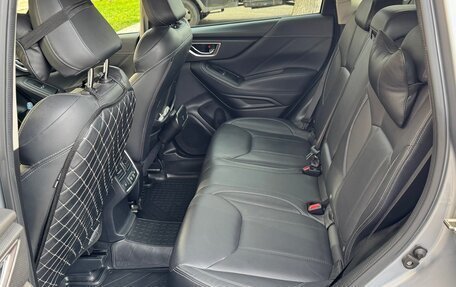 Subaru Forester, 2018 год, 3 000 000 рублей, 15 фотография