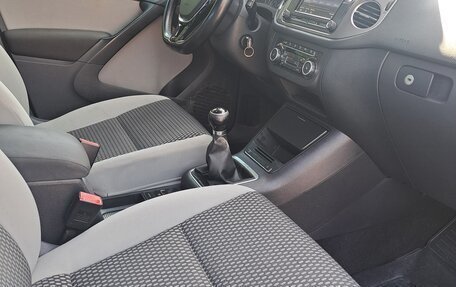 Volkswagen Tiguan I, 2010 год, 799 000 рублей, 15 фотография