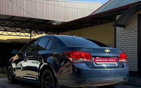 Chevrolet Cruze II, 2010 год, 700 000 рублей, 5 фотография