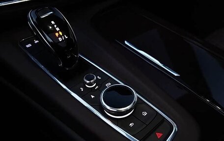 Cadillac Escalade V, 2023 год, 27 000 000 рублей, 11 фотография