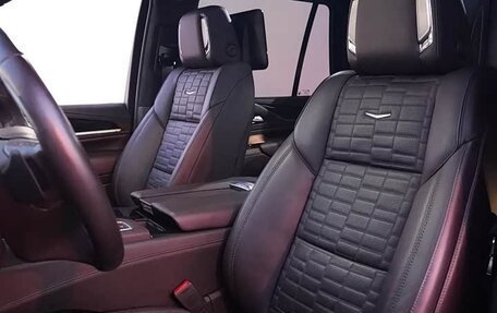 Cadillac Escalade V, 2023 год, 27 000 000 рублей, 13 фотография