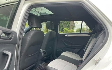 Volkswagen T-Roc I, 2021 год, 1 850 777 рублей, 13 фотография