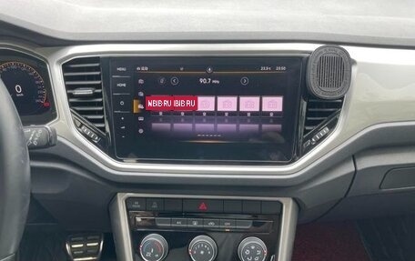 Volkswagen T-Roc I, 2021 год, 1 850 777 рублей, 24 фотография