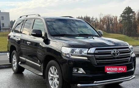Toyota Land Cruiser 200, 2016 год, 5 550 000 рублей, 2 фотография