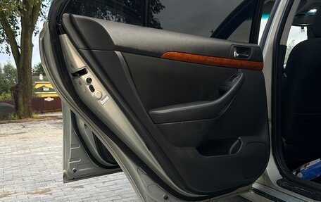 Toyota Avensis III рестайлинг, 2007 год, 580 000 рублей, 17 фотография