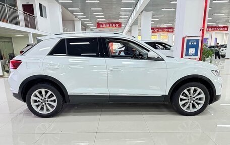 Volkswagen T-Roc I, 2021 год, 1 640 013 рублей, 3 фотография