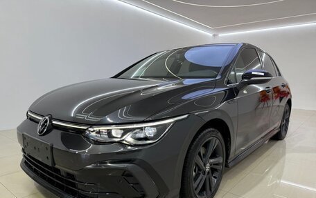 Volkswagen Golf VIII, 2021 год, 2 310 000 рублей, 1 фотография