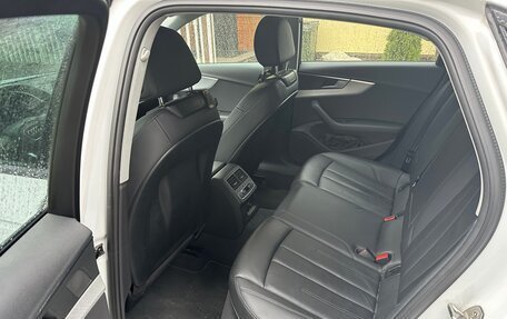 Audi A4, 2018 год, 2 500 000 рублей, 10 фотография