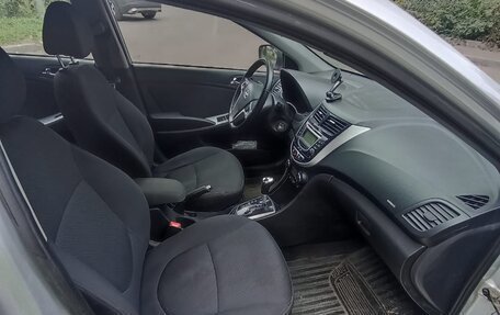 Hyundai Solaris II рестайлинг, 2011 год, 630 000 рублей, 4 фотография