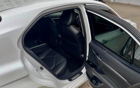 Toyota Camry, 2019 год, 3 700 000 рублей, 5 фотография