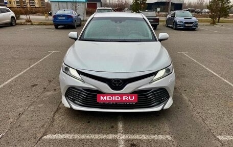 Toyota Camry, 2019 год, 3 700 000 рублей, 6 фотография