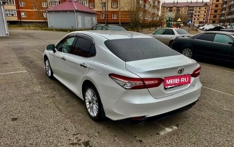 Toyota Camry, 2019 год, 3 700 000 рублей, 2 фотография