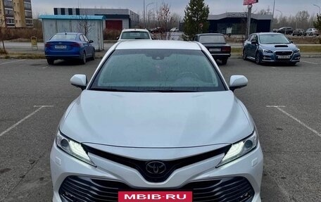 Toyota Camry, 2019 год, 3 700 000 рублей, 8 фотография