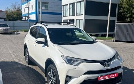 Toyota RAV4, 2016 год, 2 198 000 рублей, 1 фотография