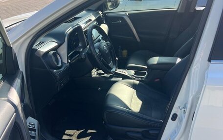 Toyota RAV4, 2016 год, 2 198 000 рублей, 10 фотография