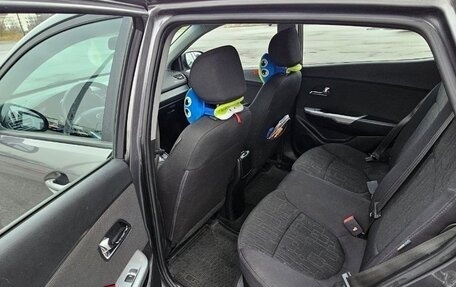 KIA Rio III рестайлинг, 2013 год, 800 000 рублей, 6 фотография