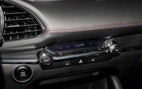 Mazda 3, 2025 год, 3 000 000 рублей, 24 фотография