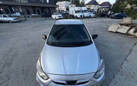 Hyundai Solaris II рестайлинг, 2012 год, 500 000 рублей, 1 фотография