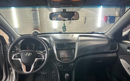 Hyundai Solaris II рестайлинг, 2012 год, 750 000 рублей, 19 фотография