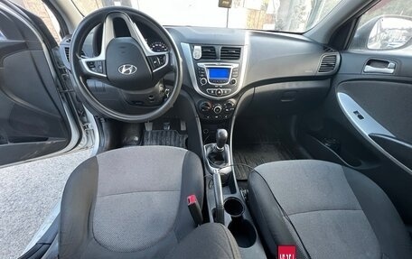 Hyundai Solaris II рестайлинг, 2012 год, 500 000 рублей, 11 фотография